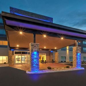 Holiday Inn Express & Suites - Milan - Sandusky Area By Ihg